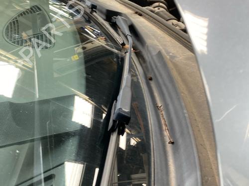 Used Front windshield wiper arm Front windshield wiper arm AUDI TT (8J3) 3.2 V6 quattro (250 hp) 40253602 40253602