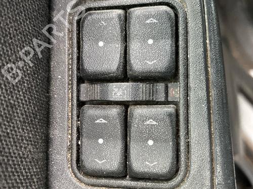 Venstre fortil elrude kontakt Venstre fortil elrude kontakt OPEL MERIVA A MPV (X03) 1.7 CDTI (E75) (100 hp) 39729981 39729981