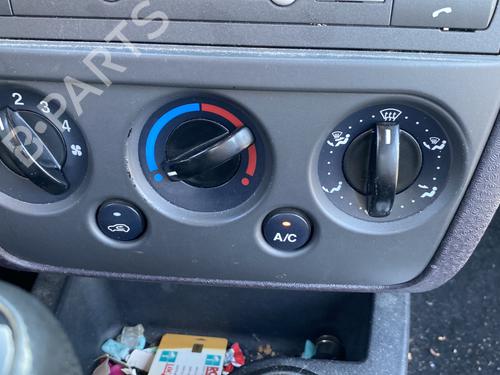 Used Climate control Climate control FORD FUSION (JU_) 1.4 TDCi (68 hp) 32629914 32629914