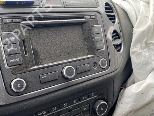 radio-vw-tiguan-5n_-2007-2008-2009-2010-2011-2012-2013-2014-2015-2016-2017-2018-27493940 main image
