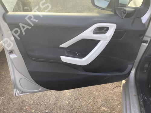 Venstre frontpanel PEUGEOT 208 I (CA_, CC_) 1.2 VTI 82 (82 hp) 31580894