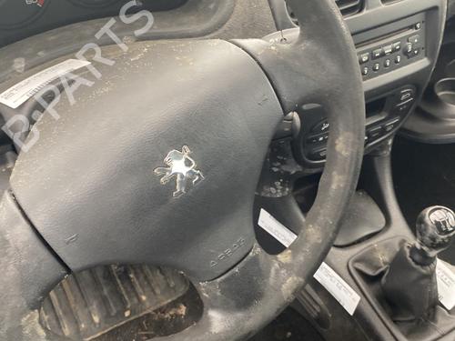 Used Driver airbag PEUGEOT 206 Hatchback (2A/C) 2.0 HDI 90 (90 hp) 26006413