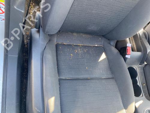 Right front seat VW GOLF V (1K1) | BP33991933C16 - Image 2