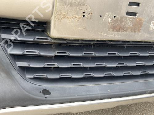 Used Grille PEUGEOT 2008 I (CU_) 1.2 THP 110 / PureTech 110 (110 hp) 31129167