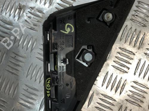 front-left-quarter-glass-peugeot-5008-0u_-0e_-16-hdi-2009-2010-2011-2012-2013-2014-2015-2016-2017-22110542 main image