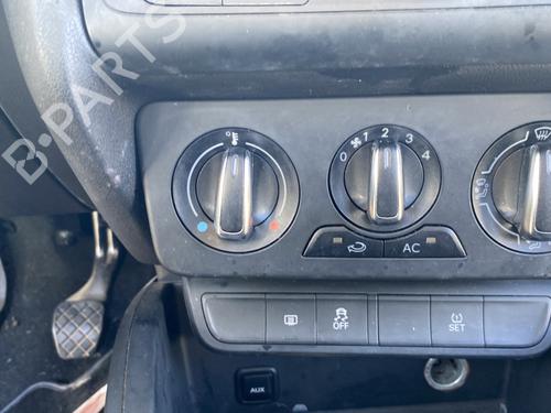 Used Climate control Climate control AUDI A1 Sportback (8XA, 8XF) 1.6 TDI (90 hp) 24373105 24373105