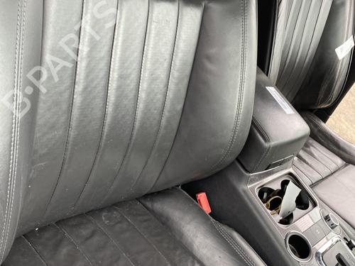 Used Right front seat Right front seat VW TOUAREG (7LA, 7L6, 7L7) 3.0 V6 TDI (240 hp) 26221603 26221603