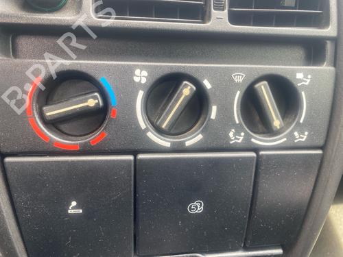 Used Climate control Climate control 38064111 38064111