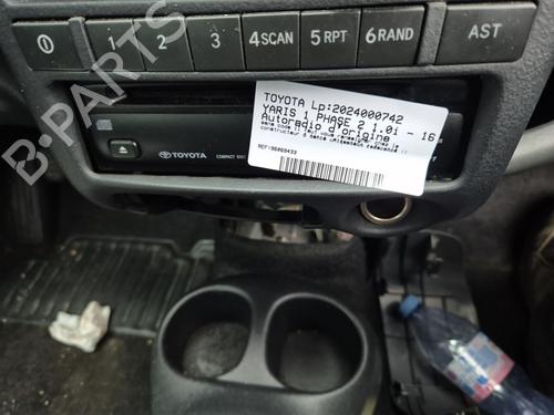 Bilradio TOYOTA YARIS (_P1_) 1.0 (SCP10_, SCP10R) (65 hp) 21260019