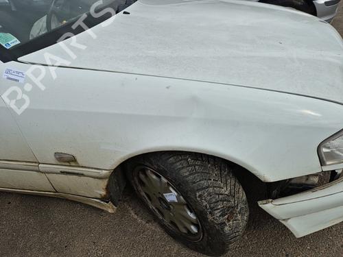 Used Right front fenders MERCEDES-BENZ C-CLASS (W202) C 200 (202.020) (136 hp) 22123989