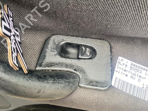 Right front window switch ALFA ROMEO 147 (937_) 1.6 16V T.SPARK ECO (937.AXA1A, 937.BXA1A) | BP35884784I26 - Image 2