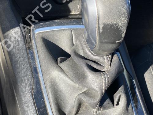 Used Gear lever PEUGEOT 308 SW II (LC_, LJ_, LR_, LX_, L4_) 1.6 BlueHDi 100 (99 hp) 24824759