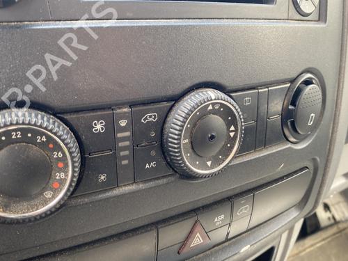 Used Climate control MERCEDES-BENZ SPRINTER 5-t Platform/Chassis (B906) 513 CDI (906.155, 906.253, 906.255, 906.153) (129 hp) 26580938