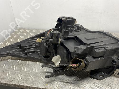 Right headlight PEUGEOT 5008 (0U_, 0E_) 2.0 HDi 150 / BlueHDi 150 | BP25894924C29 