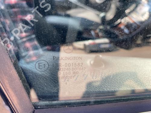 Used Front right door window Front right door window 37611909 37611909