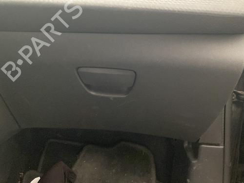 Guantera PEUGEOT 208 I (CA_, CC_) 1.6 HDi / BlueHDi 75 (75 hp) 32122845