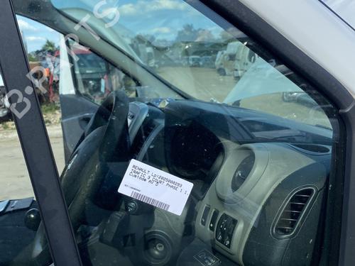 front-right-quarter-glass-renault-trafic-iii-van-fg_-2014-25898543 main image