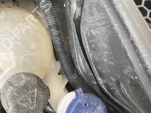 Used Windscreen washer tank Windscreen washer tank 32371484 32371484