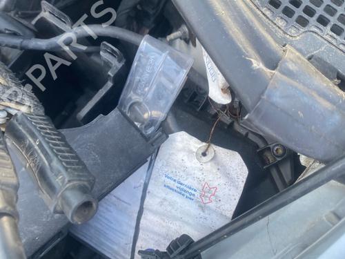 Used Fuse box Fuse box 36653996 36653996