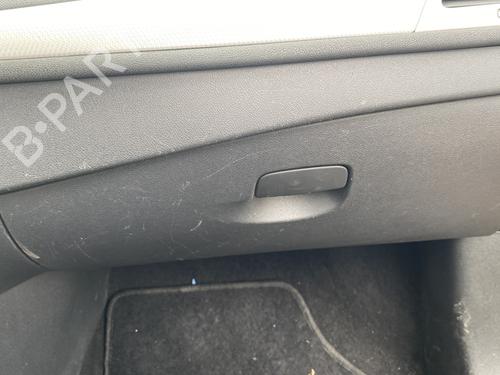 Used Glove box RENAULT MEGANE III Hatchback (BZ0/1_, B3_) 1.5 dCi (BZ09, BZ0D, BZ1W, BZ29, BZ14) (110 hp) 26940098