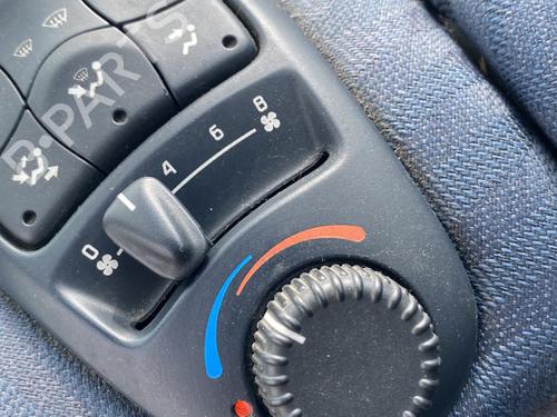 Commande Chauffage RENAULT ESPACE III (JE0_) 2.2 12V TD (JE0E, JE0H, JE0P) | BP26457523I5