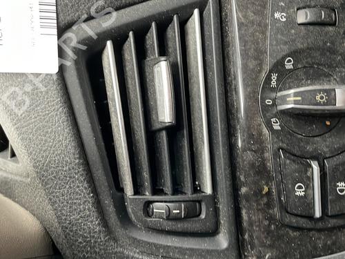 Used Air vent BMW 5 (F10) 530 d (245 hp) 22114129