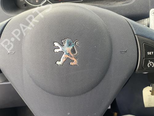 Used Driver airbag PEUGEOT 1007 (KM_) 1.6 16V (109 hp) 29477655