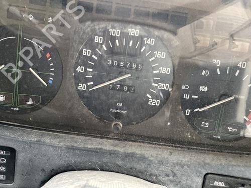 Instrument cluster BMW 7 (E23) 728 i | BP29757208C47