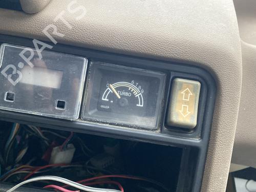 Instrument cluster RENAULT 18 (134_)  | BP21373435C47 