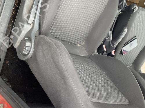 Siège avant gauche OPEL CORSA D (S07) 1.0 (L08, L68) (65 hp) 30969790