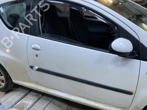 Used Right front door PEUGEOT 107 (PM_, PN_) 1.4 HDi (54 hp) 23785164