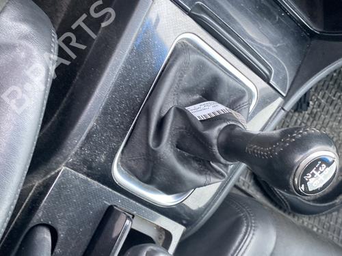 Console central HONDA ACCORD VII (CL, CN) 2.2 i-CTDi (CN1) (140 hp) 31884299