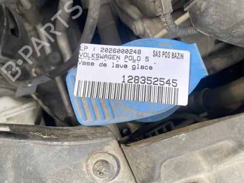Used Windscreen washer tank Windscreen washer tank 36755908 36755908