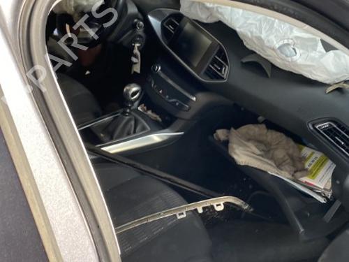 Used Rubber door seal PEUGEOT 308 SW II (LC_, LJ_, LR_, LX_, L4_) 1.2 THP 130 (131 hp) 19912756