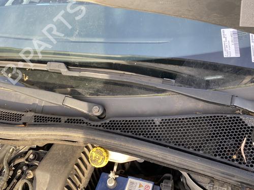 Used Front wiper motor Front wiper motor PEUGEOT 208 I (CA_, CC_) 1.2 VTI 82 (82 hp) 31585855 31585855