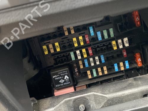 Used ECU airbags ECU airbags RENAULT LAGUNA III (BT0/1) 2.0 dCi (BT07, BT0J, BT14, BT1A, BT1S) (131 hp) 25133718 25133718