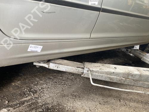 Højre sidekjole Højre sidekjole BMW 3 (E46) 320 d (150 hp) 26437156 26437156