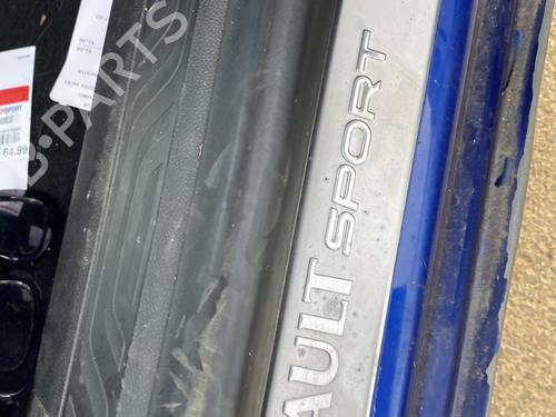 gummiliste-renault-megane-iv-hatchback-b9amn_-2015-32764384 main image