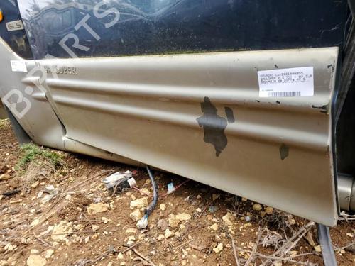 Used Door moulding trim HYUNDAI GALLOPER II (JK-01) 2.5 TD intercooler (99 hp) 22118071