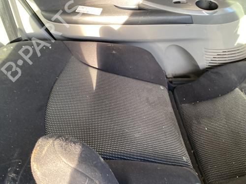 Used Rear seat MITSUBISHI GRANDIS (NA_W) 2.0 DI-D (NA8W) (136 hp) 30760414