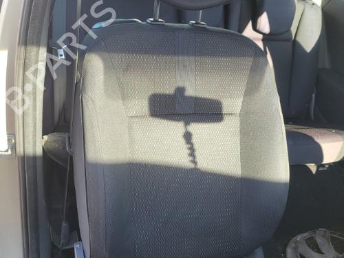 Used Right front seat RENAULT CLIO III (BR0/1, CR0/1) 1.5 dCi (C/BR0G, C/BR1G) (68 hp) 20660314