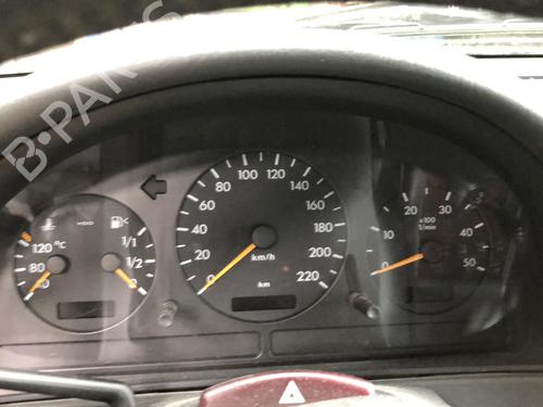 Used Instrument cluster MERCEDES-BENZ M-CLASS (W163) ML 270 CDI (163.113) (163 hp) 22110989