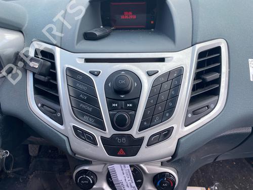 Used Radio Radio 34143190 34143190