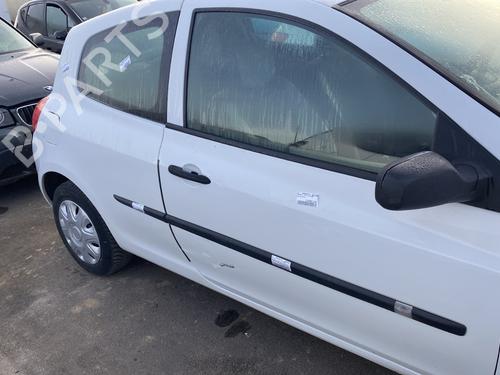 Used Right front door RENAULT CLIO III (BR0/1, CR0/1) 1.5 dCi (BR17, CR17) (86 hp) 30261110