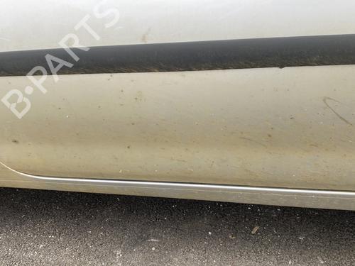 Used Right front door Right front door 25923755 25923755