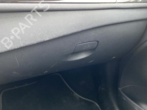 Used Glove box RENAULT MEGANE III Coupe (DZ0/1_) 1.5 dCi (DZ09, DZ0D, DZ1F, DZ1G, DZ14, DZ29) (110 hp) 22787696