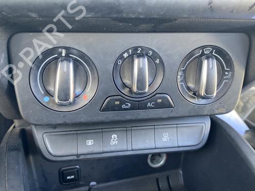 Used Climate control AUDI A1 Sportback (8XA, 8XF) 1.6 TDI (90 hp) 24373105