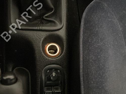 Console central PEUGEOT 206 Hatchback (2A/C) 2.0 HDI 90 (90 hp) 30947990