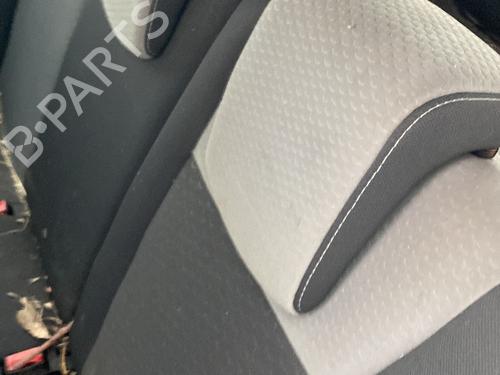 rear-seat-renault-clio-iii-grandtour-kr01_-2007-30359793 main image
