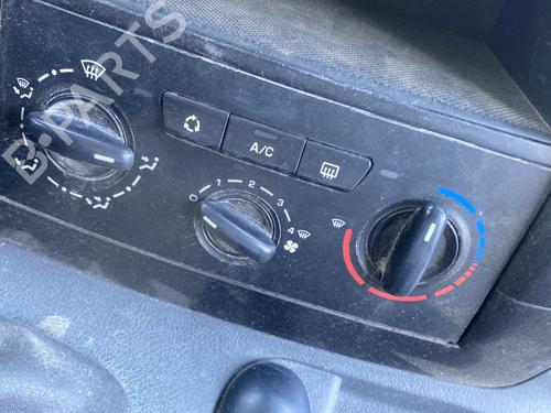 Used Climate control PEUGEOT EXPERT Van (VF3A_, VF3U_, VF3X_) 1.6 HDi 90 16V (90 hp) 32045309